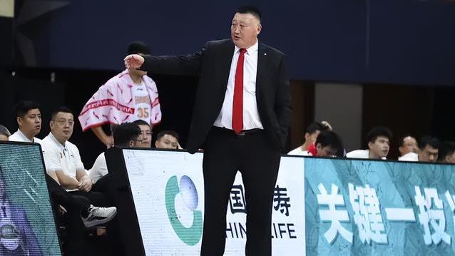 山西男篮|正式签约！CBA冠军主帅拿到新合同，放弃超级外援，瞄准顶级后卫
