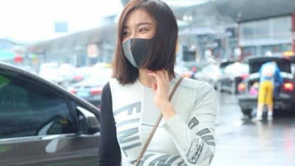 袁姗姗|“扁豆角”的6厘米牛仔裤，袁姗姗的娇羞美感，网友：可爱！