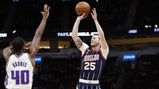 国王队|NBA！火箭队117-122国王队！格林得分创新高！格林马修斯联手55分