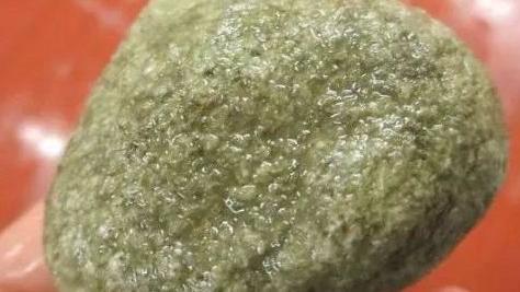 翡翠|赌石屡试不爽再次一搏，不料切出极品高冰雪花翡翠！