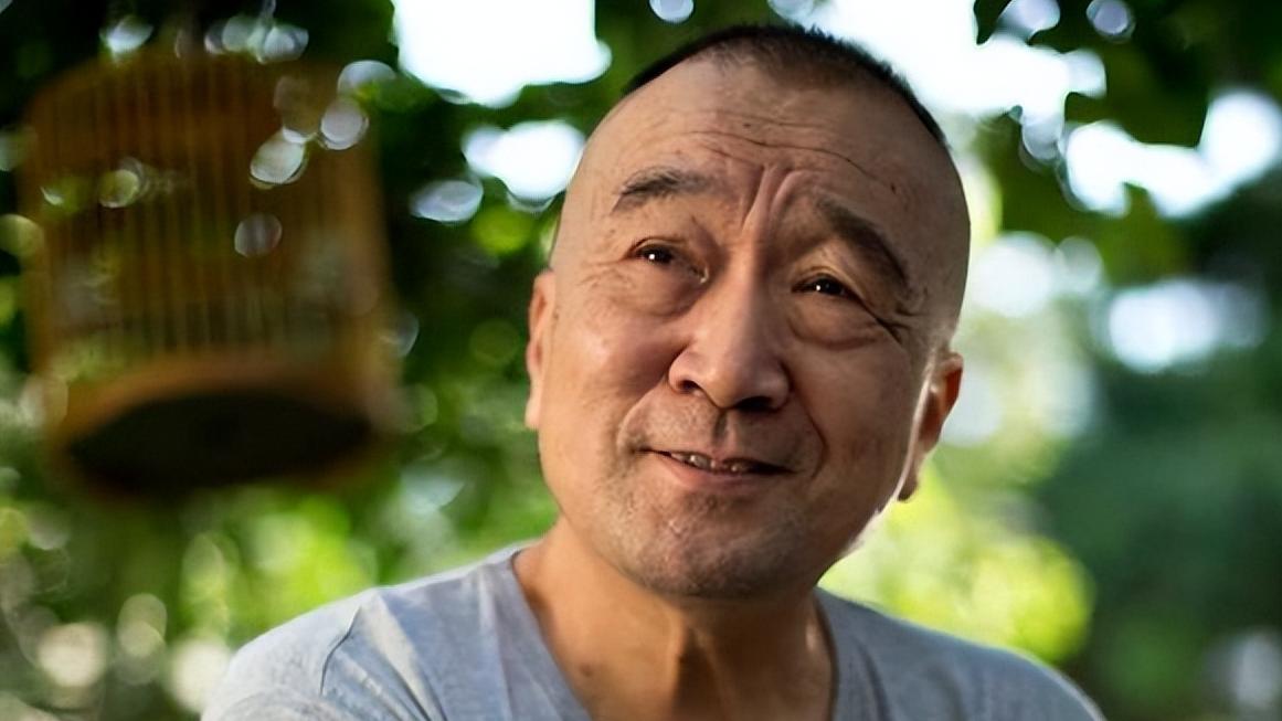 李保田|70多岁李保田，捧红身高1米6的儿子，漂亮儿媳比儿子竟小16岁