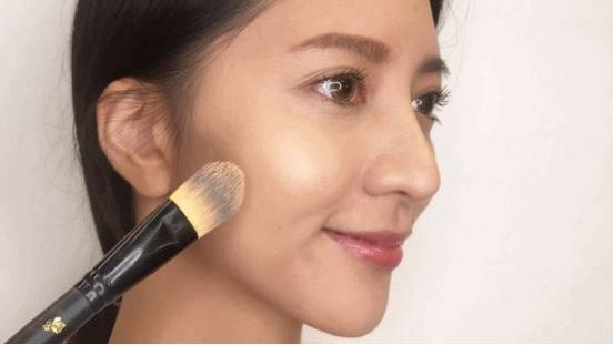 遮瑕 三个化妆手法打造清透自然妆，不会遮瑕的看过来