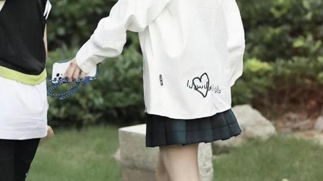 佟丽娅|佟丽娅太美了！五官精致、身材完美、气质非凡，私服穿搭更是一绝