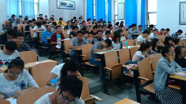 国企|大学生迎来好消息，2022年国家电网招聘4.3万人，年薪均十万起