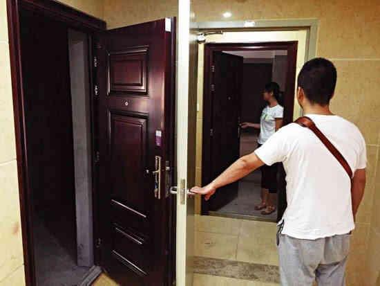 开发商装的“入户门”要不要换？听过来人一说，才知自己大错特错