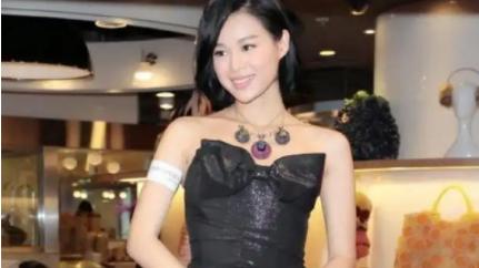 胡杏儿|8年恋情没有结果，胡杏儿4年生3子生活幸福，黄宗泽如今怎样了？