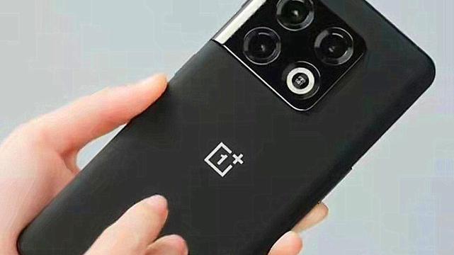 黑客|OPPO Reno8外观和参数规格遭曝光，网友：设计师变懒了