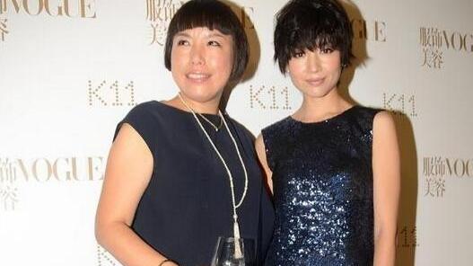 洗发水|董洁短发造型大翻车，紧身亮片裙穿不出质感，老了10岁不止