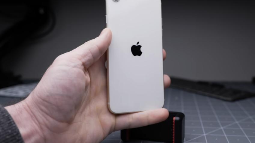 小米科技|只用了一个月iPhoneSE3，还是觉得小米12好用，机主心里话不吐不快