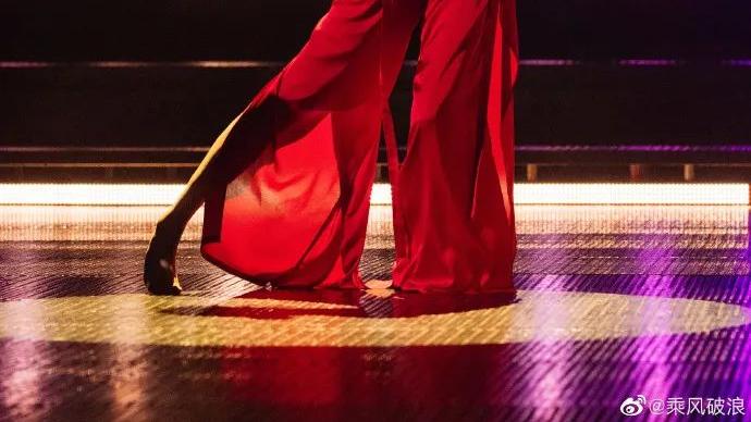 新裤子乐队|今天，滚圈被这个女人刷屏了