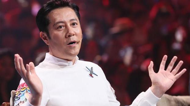 蔡国庆|他22次登春晚舞台，被富婆倒追8年才结婚，如今儿子成他一生骄傲