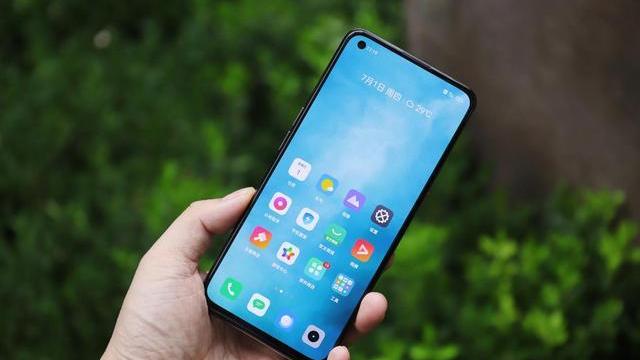 realme|幸福来得突然，realme量产5600mAh新机，12+256G或两千左右