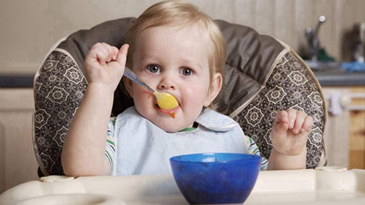 宝宝因每天用的餐具甲醛中毒，家长要注意，挑选餐具时擦亮眼睛