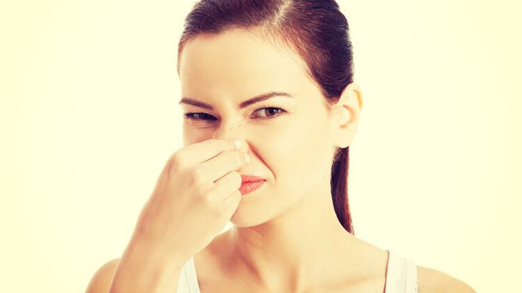 脑肿瘤|女子头痛，经常闻到水沟臭味，突然昏迷才发现大脑长了肿瘤