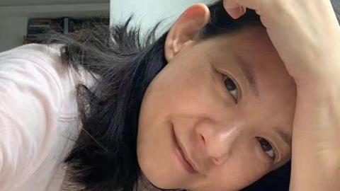曾宝仪|49岁曾宝仪感染新冠心态变化，素颜眼角皱纹明显皮肤蜡黄，好像曾志伟