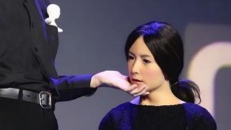机器人|“妻子机器人”成真了？日本仿生机器人太逼真，功能高度人性化