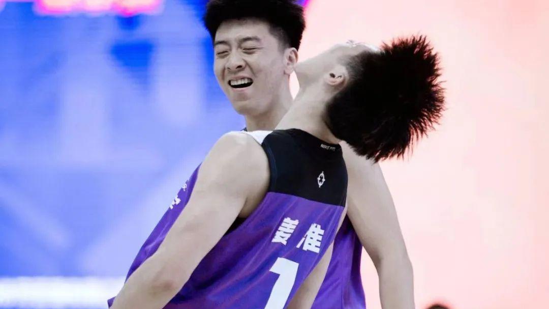 篮球|率队时隔19年重回全国赛！他和温佳龙7年的那些事…… ?