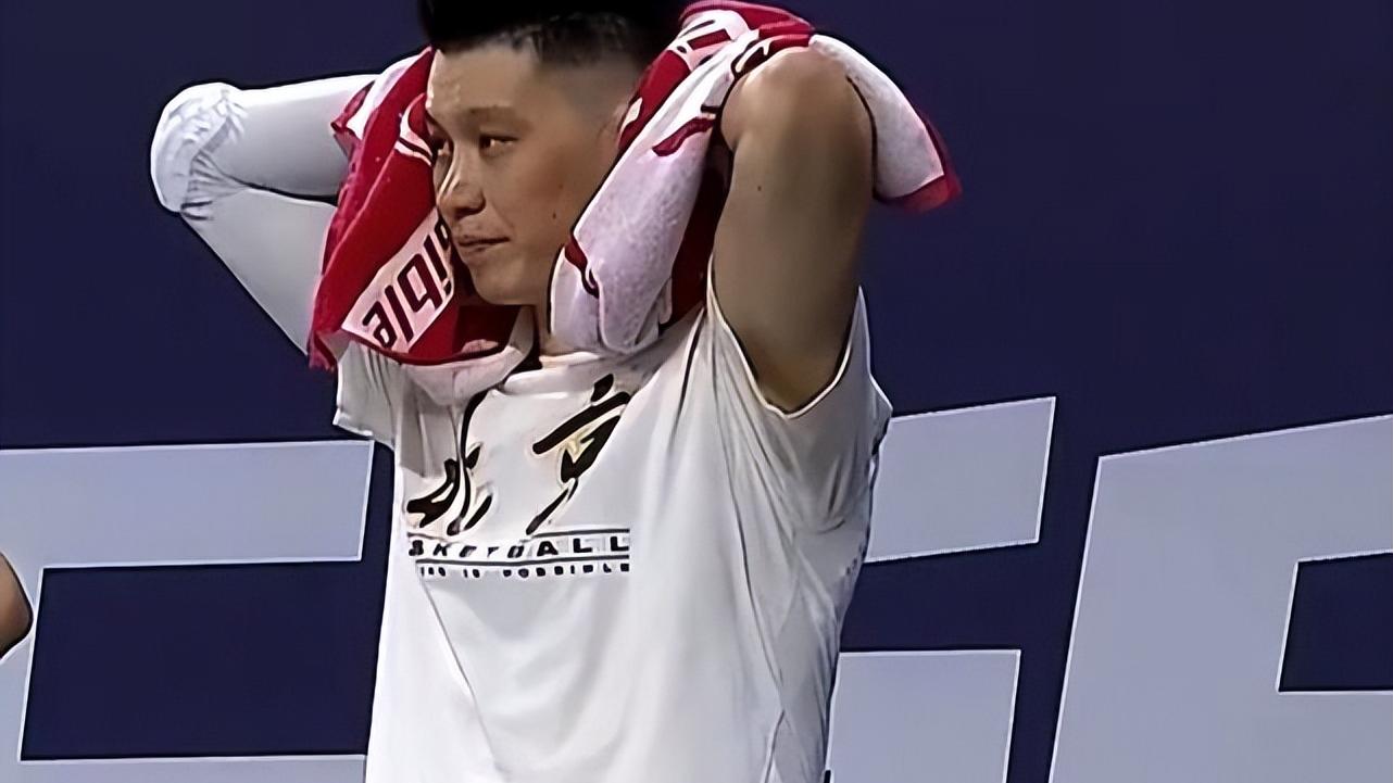 北京男篮|一人打一队，轰30+10+10爆冷赢球！书豪23分尽力了，雅尼斯太自负