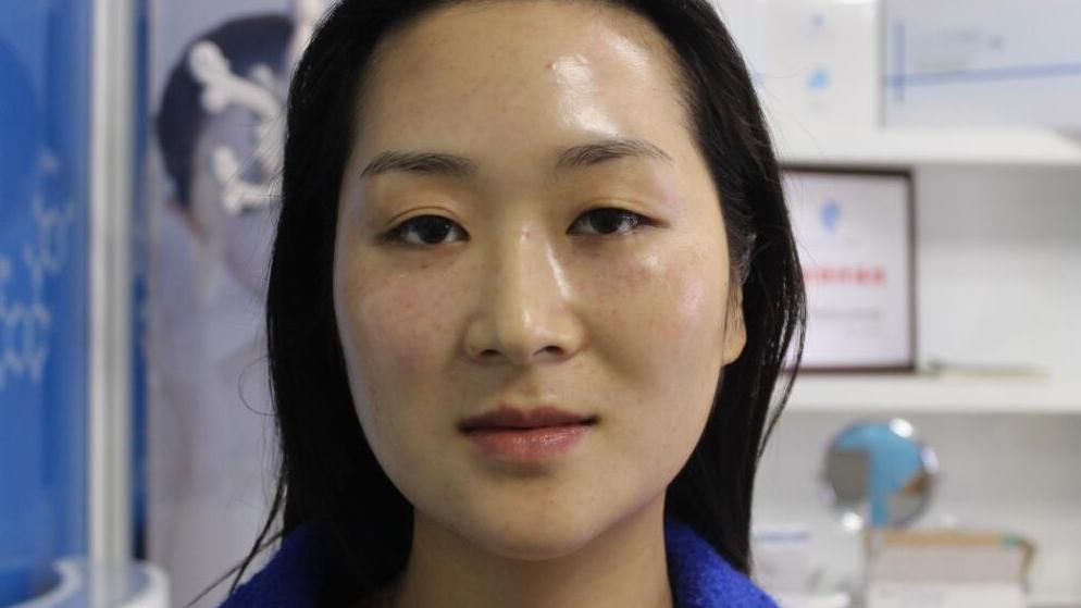 卸妆 中年女人脸色暗黄气色差？坚持养成这几个好习惯，就算老了也耐看 。