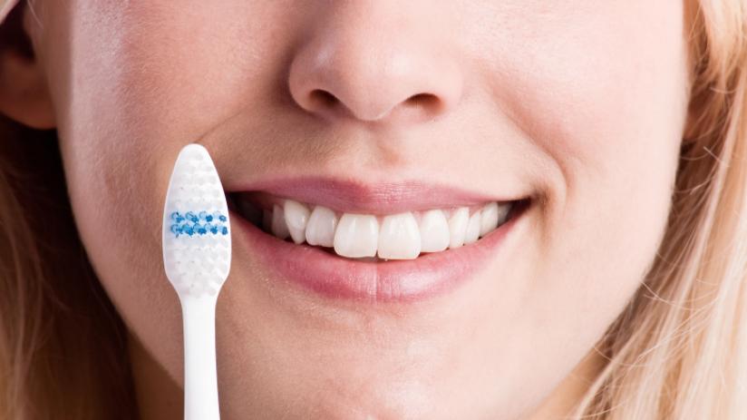 黄曲霉|中老年人，牙齿松动、牙龈肿痛敏感怕冷热怎么办？中医：有个“巧办法”或可解！