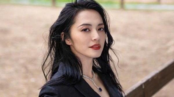 穿衣搭配 女人不管有没有钱，这3个地方不能“小气”，气质才能越老越高级