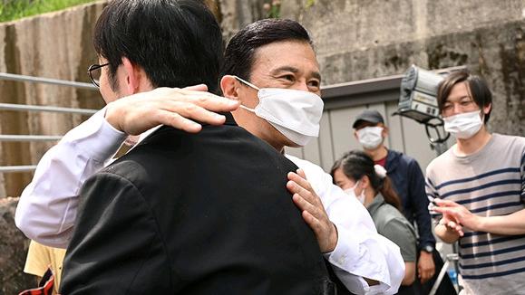 天龙人|假面骑士：神谷和铃村吐槽赤石的转变，是利用大二还是爱上了大二