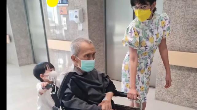 |泰国著名男星因肺癌去世，最后露面骨瘦如柴，遗体保存百天后下葬