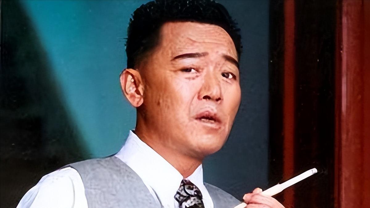 李立群|老戏骨李立群：对小9岁妻子一见钟情，结婚几十年零绯闻