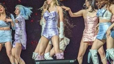 演唱会|TWICE演唱会在洛杉矶开唱，今天的她们被称为野兽团，身体线条好