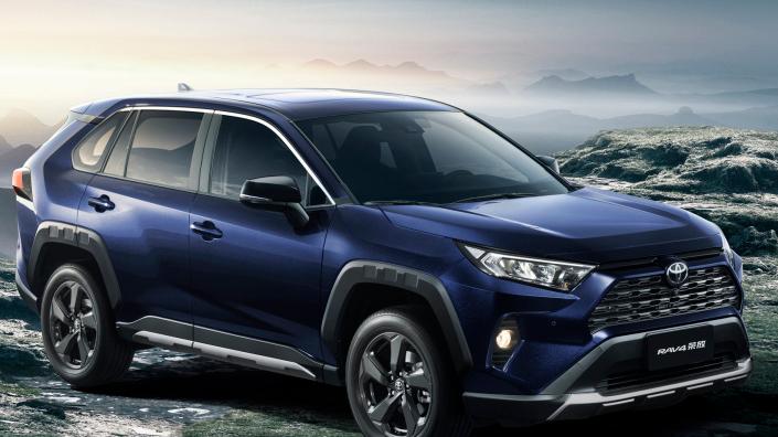 或售18万起步，丰田新RAV4明年初发布，配2.5L混动，内饰大换血