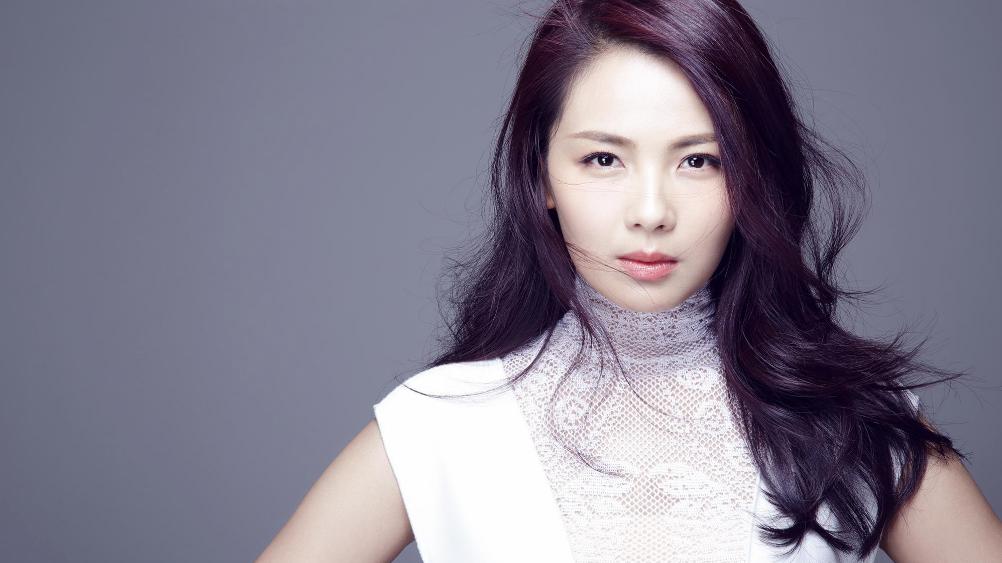 佟丽娅|刘涛与高胖男子聚餐，二人嬉戏打闹不避嫌，对方身份曝光