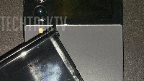 英特尔|谁这么大胆？三星Z Flip4真机流出