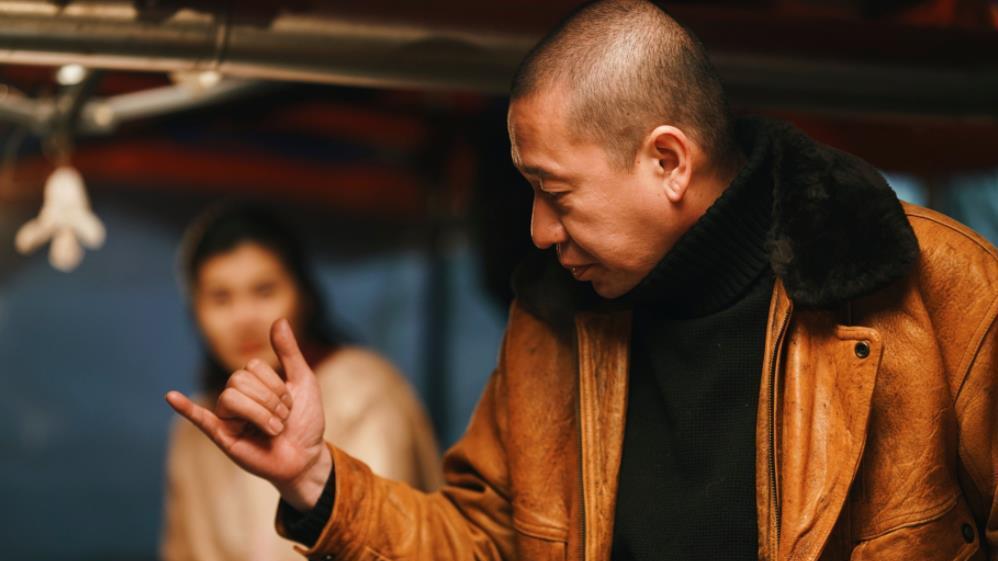 《讲究人》这部影片并没有太多波澜起伏的情节，而是一部温馨而又平凡的街坊生活还有经常发生的矛盾纠纷
