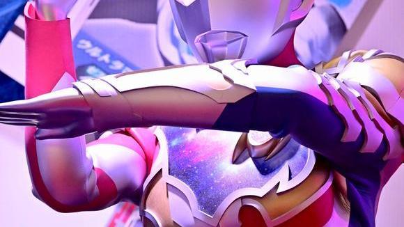 |戴卡公开全新海报：奇迹型手持二重圣剑，斯菲亚生命体极为瞩目！