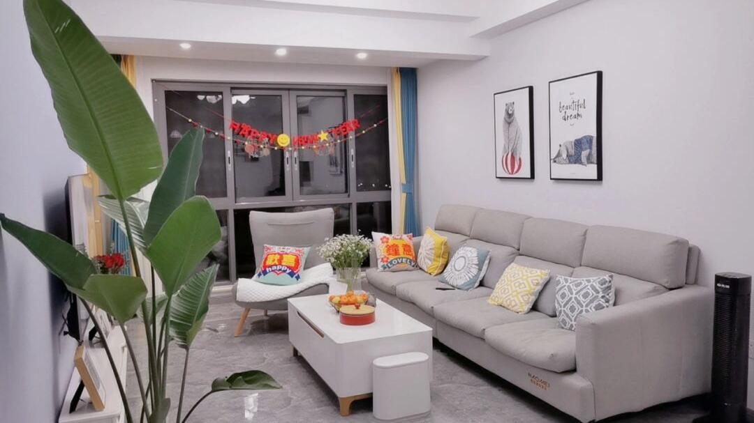 过新年住新房，装修北欧风格很漂亮，过着二人世界实在是幸福呀！