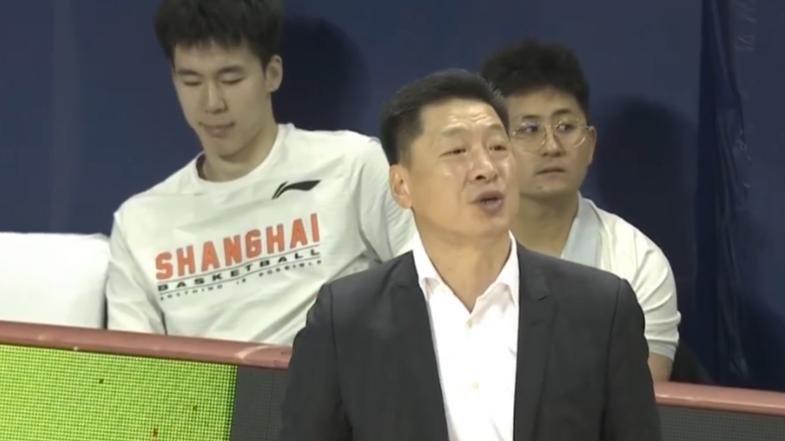 上海男篮|王哲林25分！关键时刻连得5分，上海逆转19分，冯莱轰24+17+4+5帽