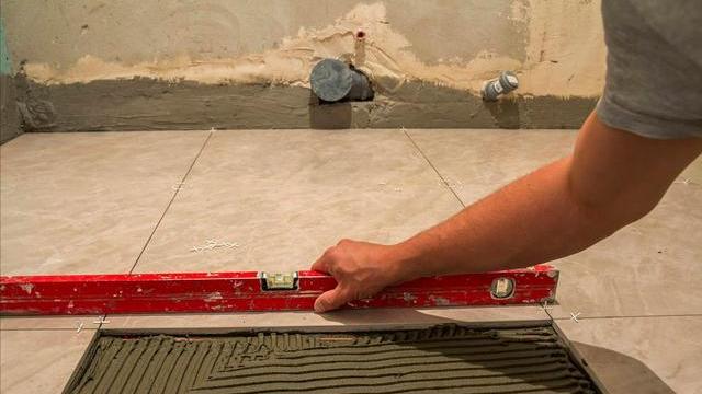 用瓷砖胶铺地砖，一般会出现5个问题，只有这3种情况才建议使用