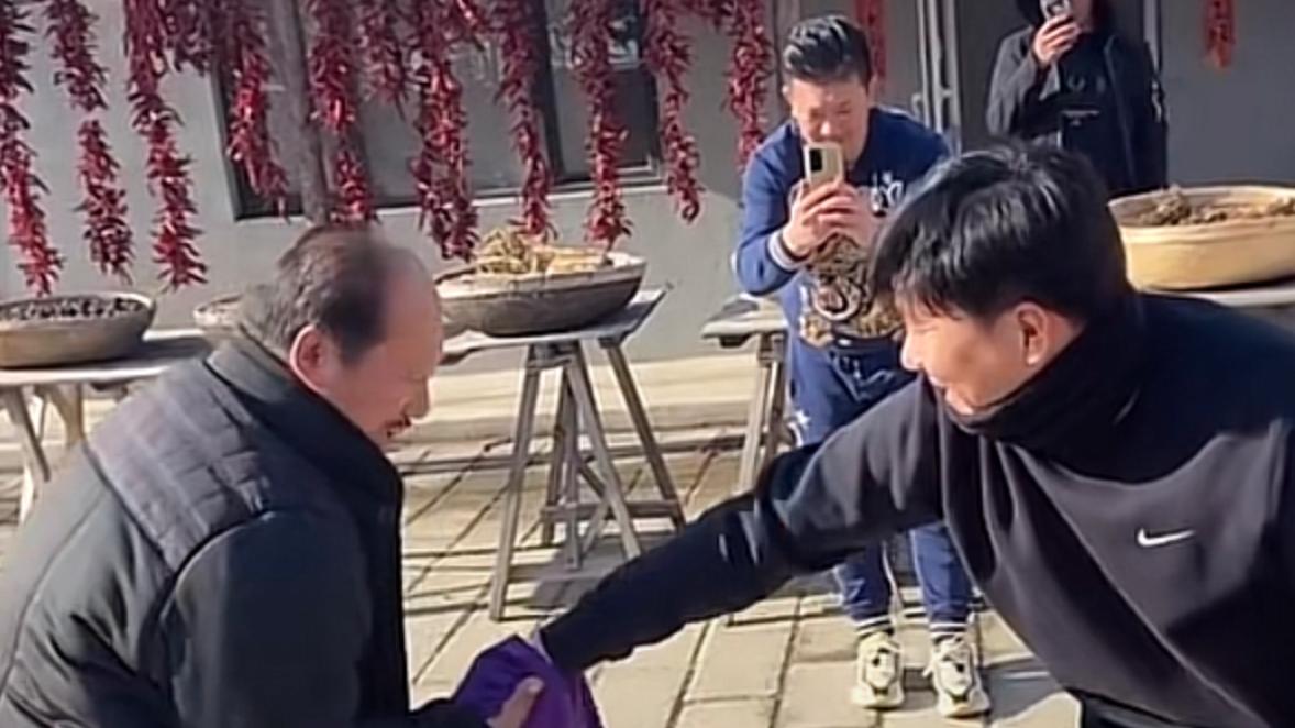 赵四|《乡村爱情14》大结局，王大拿坐镇厨神争霸赛，赵四咋又出差了