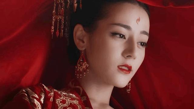 迪丽热巴|9位女明星红衣古装：个个都是惊艳大美女，迪丽热巴绝了