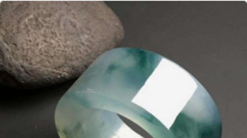 翡翠|乾隆最喜欢的物件，翡翠扳指堪称天下第一！