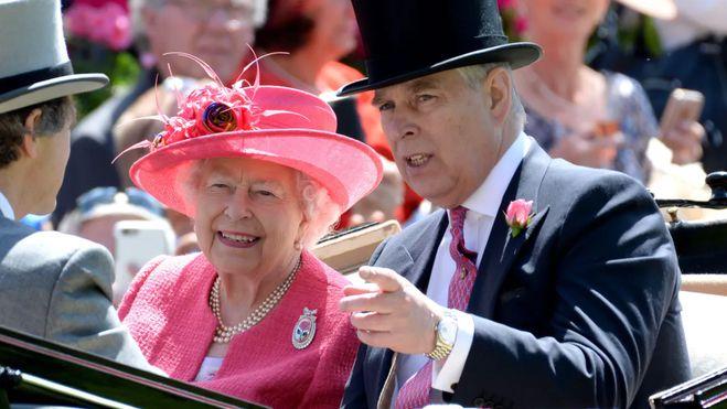 安德鲁王子|因感染“新冠肺炎”，错过女王铂金庆典后，安德鲁王子首次现身