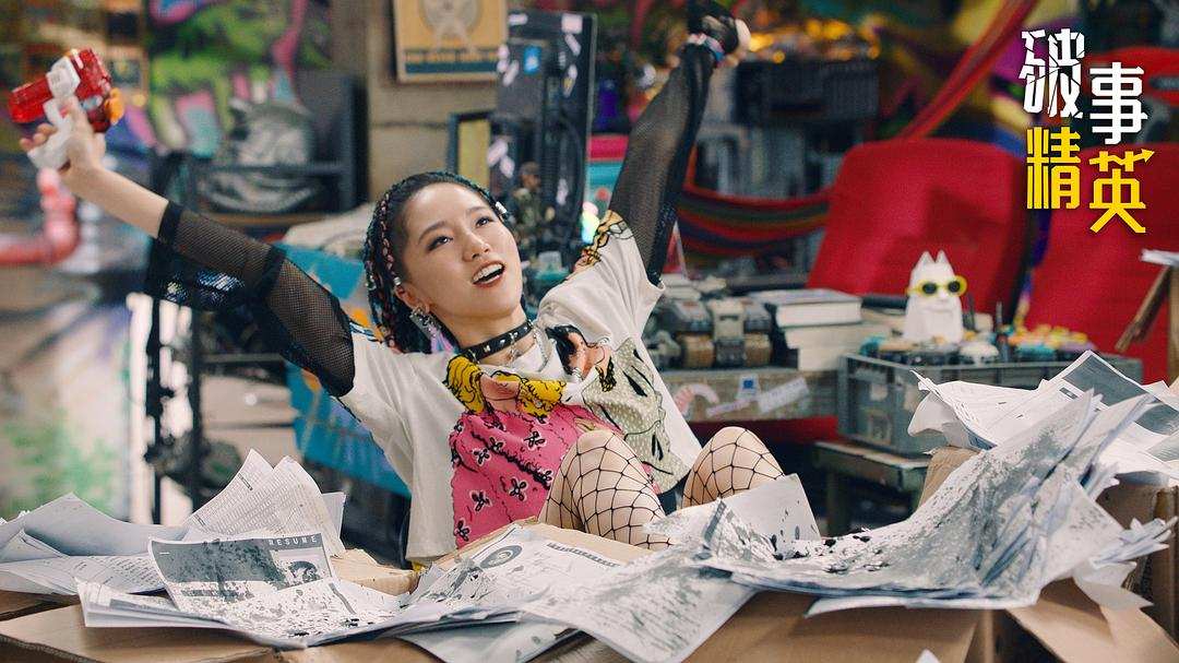 爱情公寓|同样是情景喜剧，将它和《爱情公寓》放在一起，差距一目了然