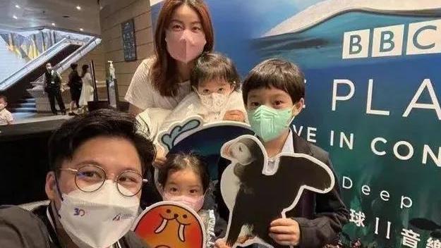 郭晶晶|郭晶晶全家出游，三个孩子为何都那么优秀？其中原因离不开霍启刚