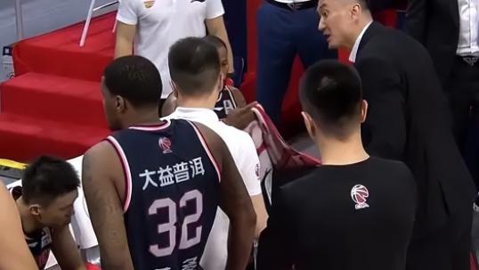 广东男篮|辽宁完虐广东！替补仍碾压，莫兰德+付豪蜕变太无解，赵睿被肘伤
