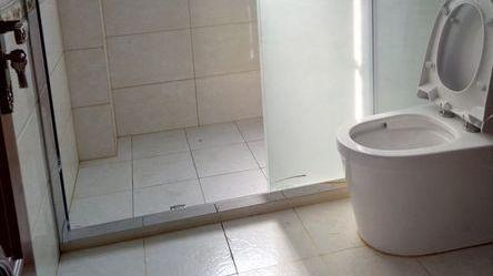 全包18万装修的新房，一看电视墙差点崩溃了，大家说这像什么？