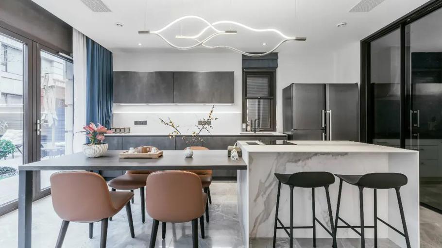 80后夫妻买350㎡别墅，全屋轻奢豪装，自带庭院实在羡慕