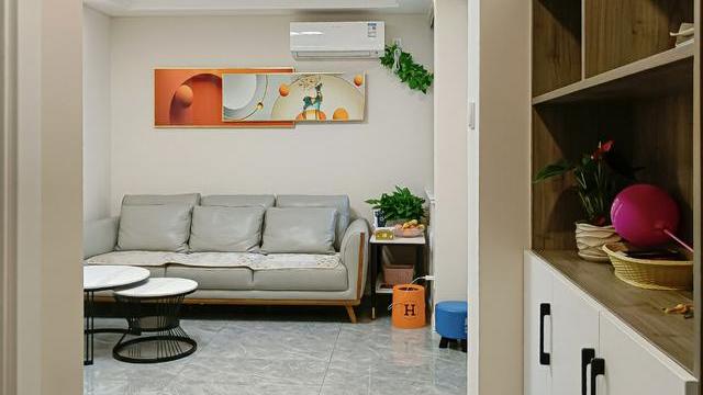 他家68平两居室，简单装修花了16W，不要大白墙太好看了！