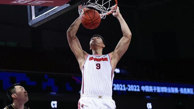 广东男篮|回归大外援打法？广东引进内线刻不容缓，2大强力中锋皆是首选！