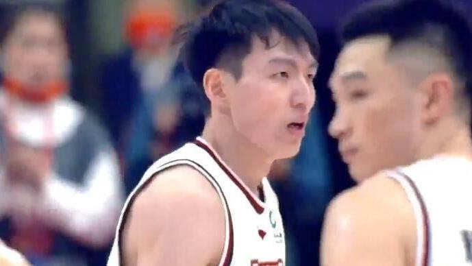 辽宁男篮|1分输浙江，辽篮三连败，球队持续低迷，观众很受伤