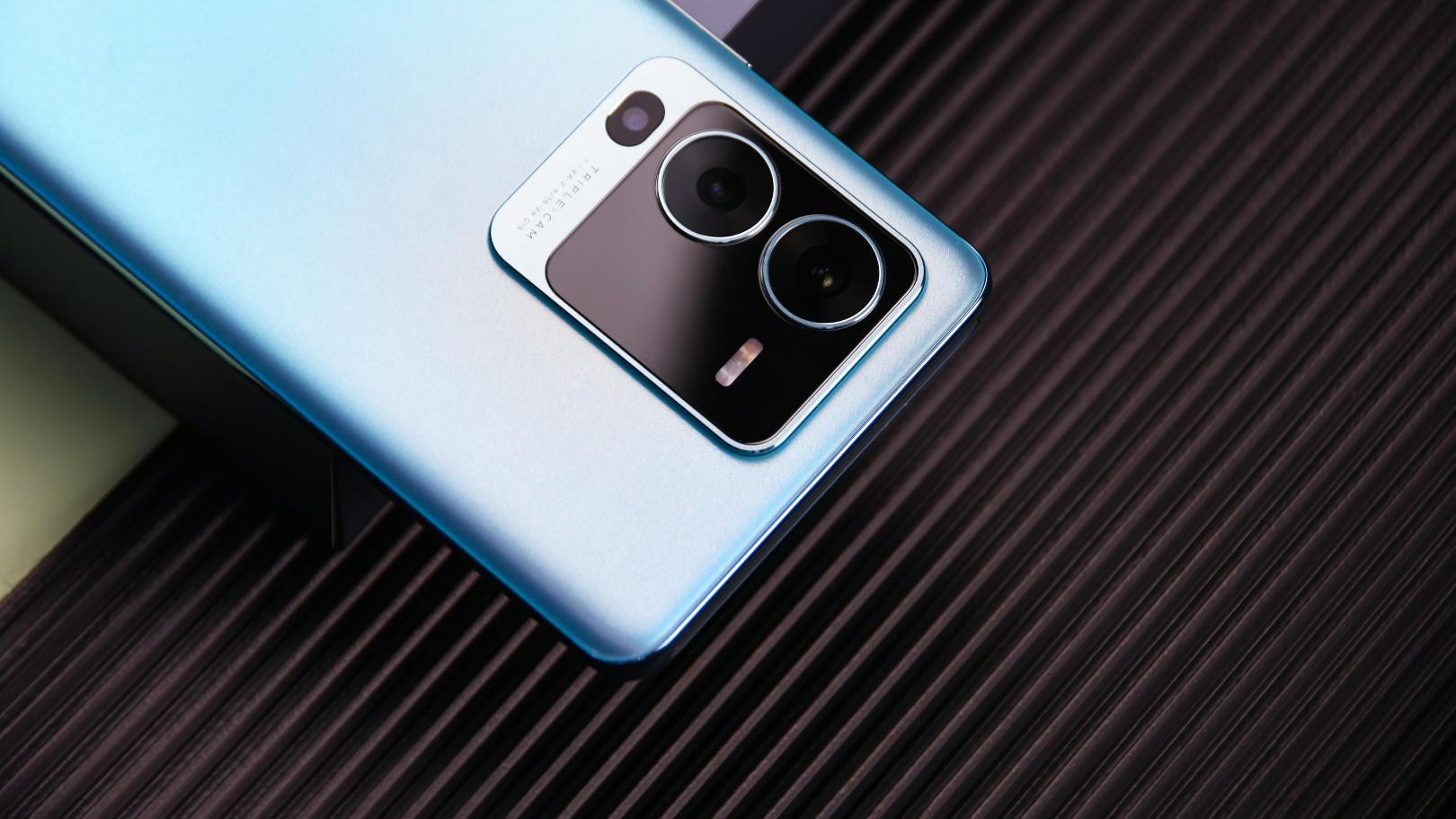 红米手机|新品上市，vivoS15Pro上手简评